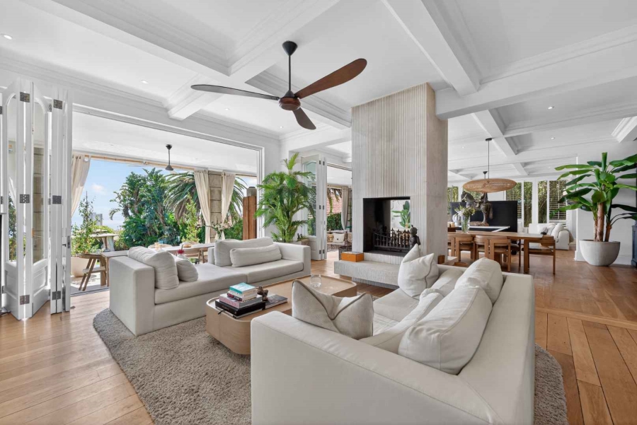 5 Bedroom Property for Sale in Fresnaye Western Cape